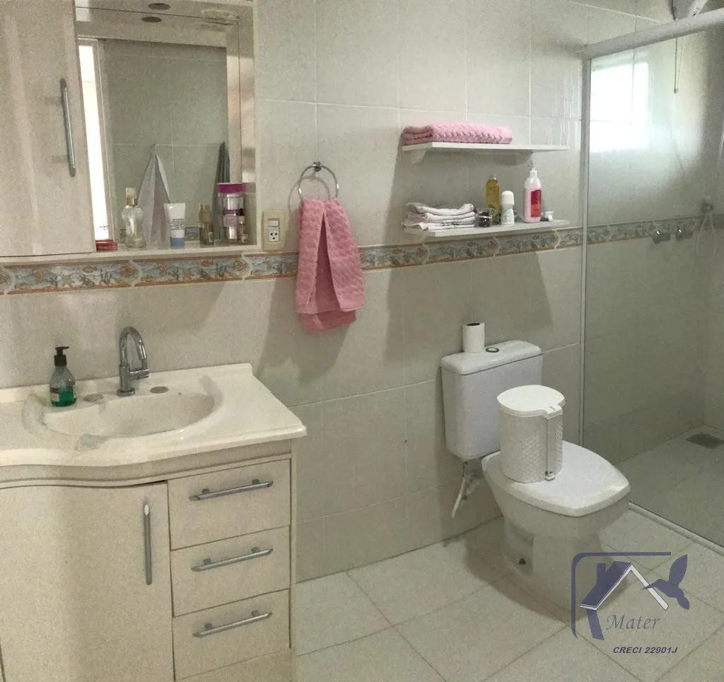 Imagem Casa para Venda - 0m², 5 dormitórios, sendo 2 suites, 2 vagas - Village