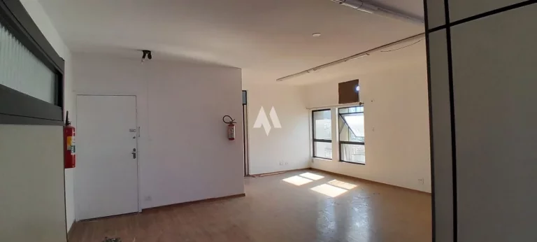 Imagem Sala Comercial em Ponto Estratégico na Ana Costa na Vila Mathias