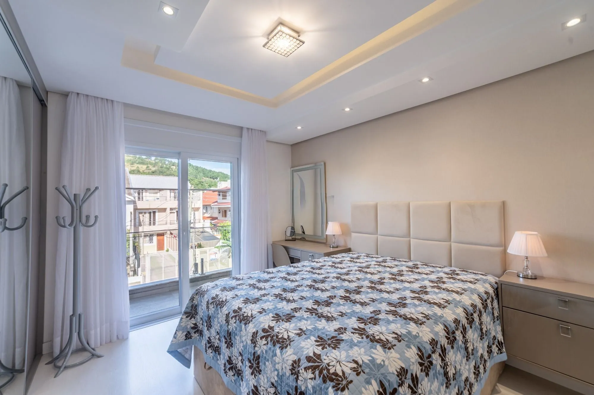 Imagem Deslumbrante casa 3 suítes, 4 Banh, 2 vagas cobertas, Guarujá POA RS