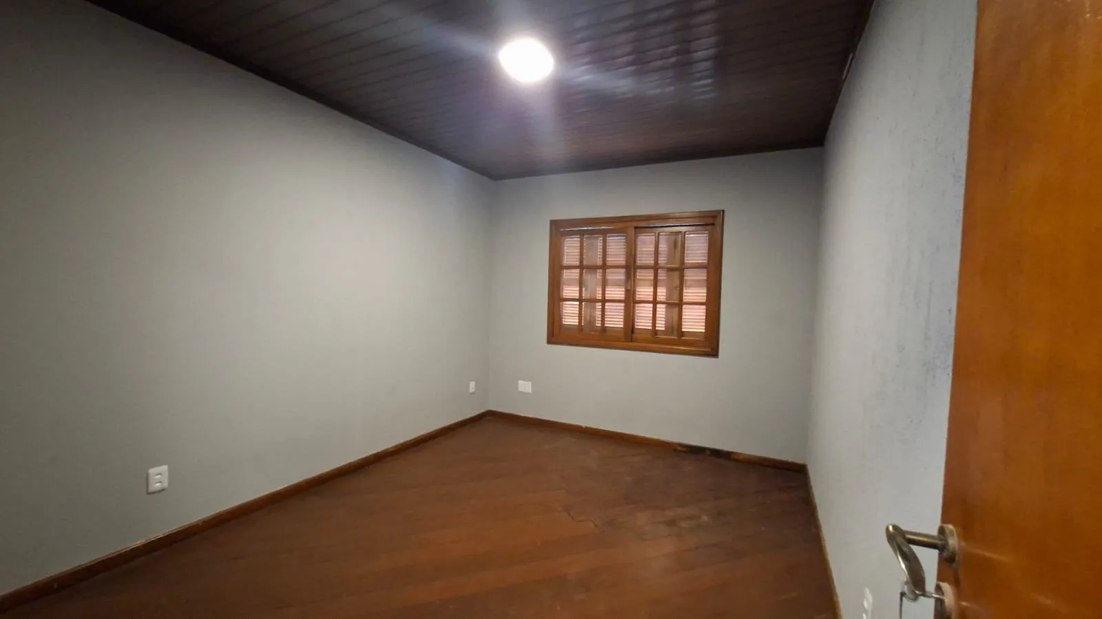 Imagem Casa impecável com suíte, piscina e espaço gourmet no Dom Feliciano - Centro de Viamão!
