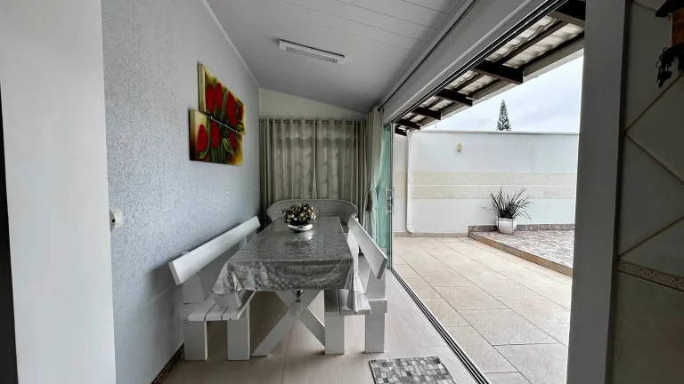 Imagem Casa de alto padrão 3 dormitórios sendo 1 suíte 1 vaga, Prainha de São Miguel - Penha/SC