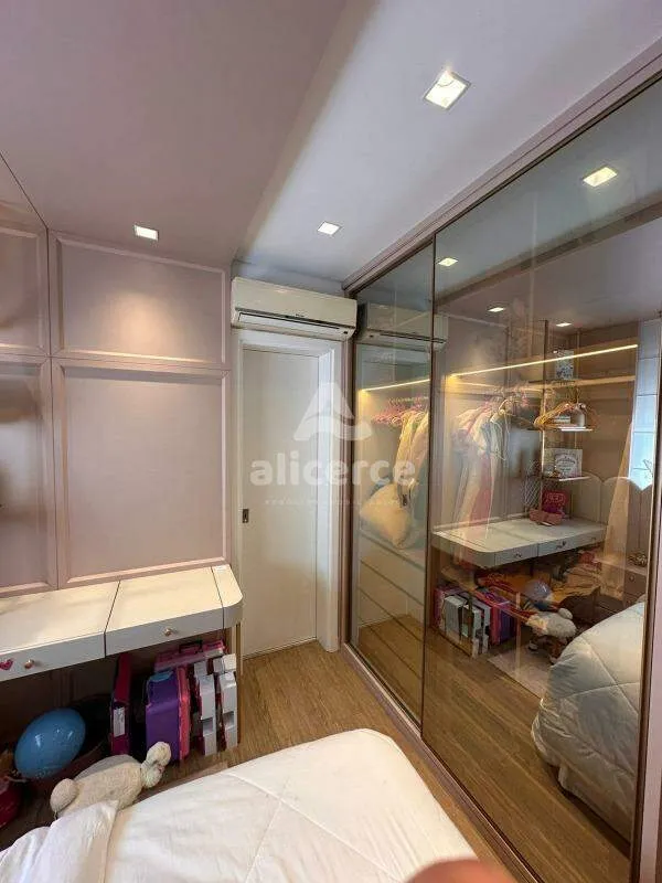 Imagem Apartamento à venda com 3 quartos 1 suíte, 96,37m² em Abraão Florianópolis