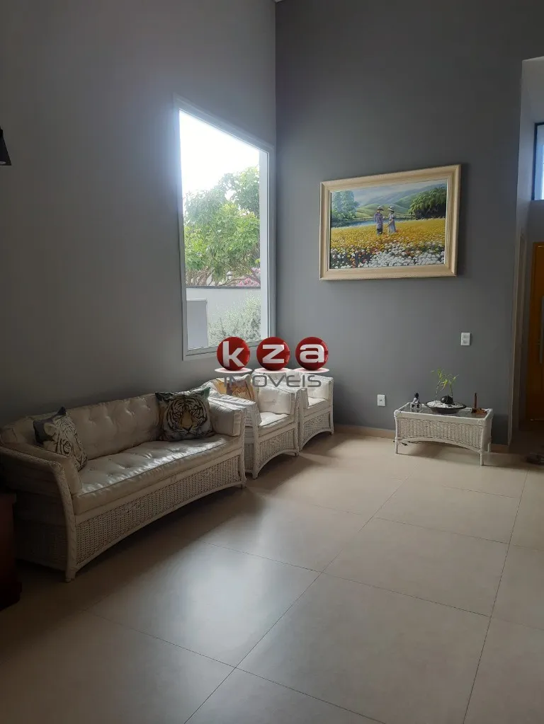 Imagem Casa de alto padrão à venda em condomínio exclusivo de Valinhos-SP, no Loteamento Residencial Santa Gertrudes: 3 quartos, 1 suíte, 2 salas, 3 banheiros, 2 vagas de garagem, 287,60 m².