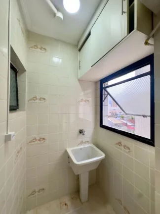Imagem ​Apresentamos um apartamento de 2 dormitórios, com vista panorâmica para o mar, localizado na Praia Grande, São Paulo. Á venda na Imobiliaria Consulte Imoveis.