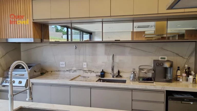 Imagem Residência de alto padrão em condomínio Alphaville, zona sul de Ribeirão Preto-SP, 3 suítes, 305m², 4 vagas - Quer Imóvel.