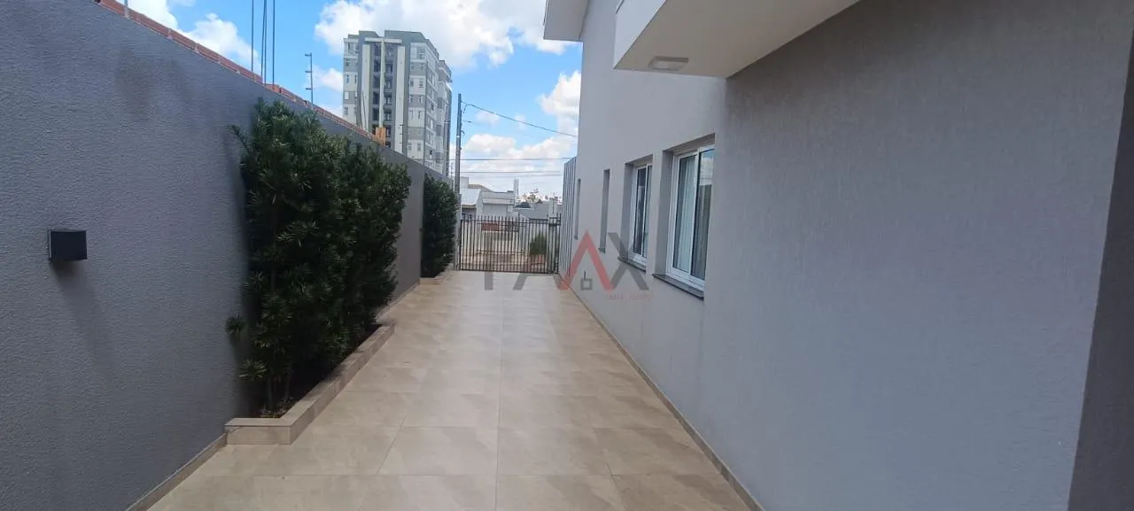 Imagem Sobrado à Venda em Bonsucesso 3 Quartos Suíte com Hidro e Energia Solar