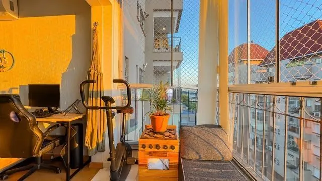 Imagem Apartamento Amplo com Suíte, Sacada Integrada e Vaga