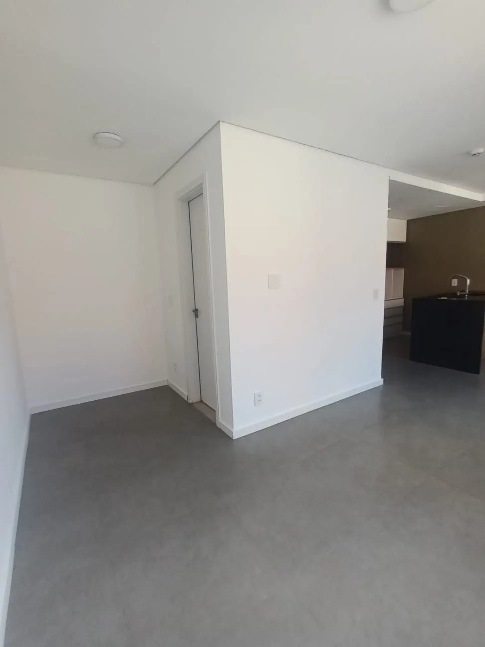 Imagem Studio, novo, desocupado, localizado no Bairro Cidade Baixa