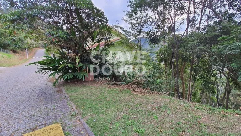 Imagem Terreno em condomínio, com 673m² para venda no bairro de Quebra Frascos, Teresópolis RJ