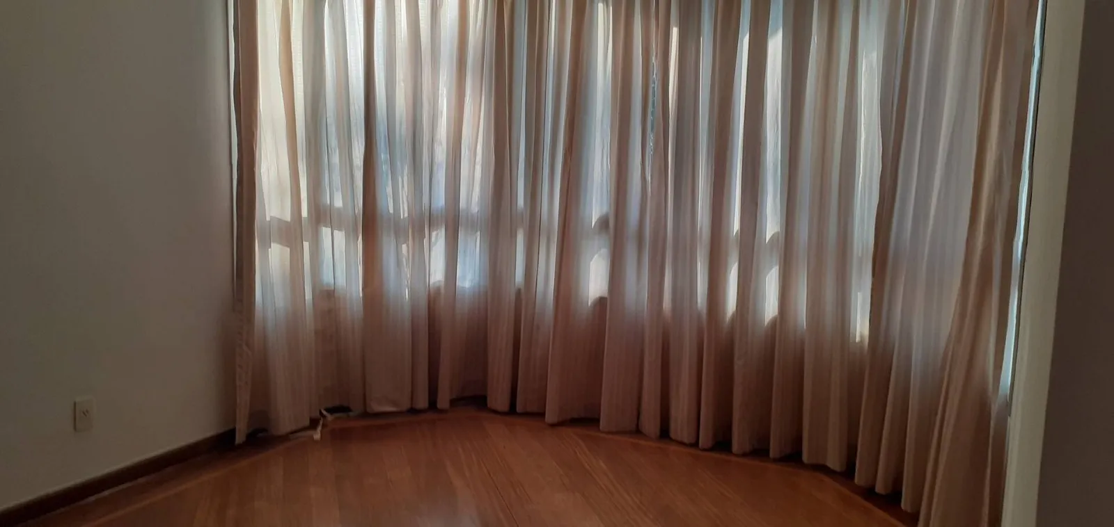 Imagem Casa Sobrado 843m² Localizada no Alphaville Residencial 2 - Barueri/SP!