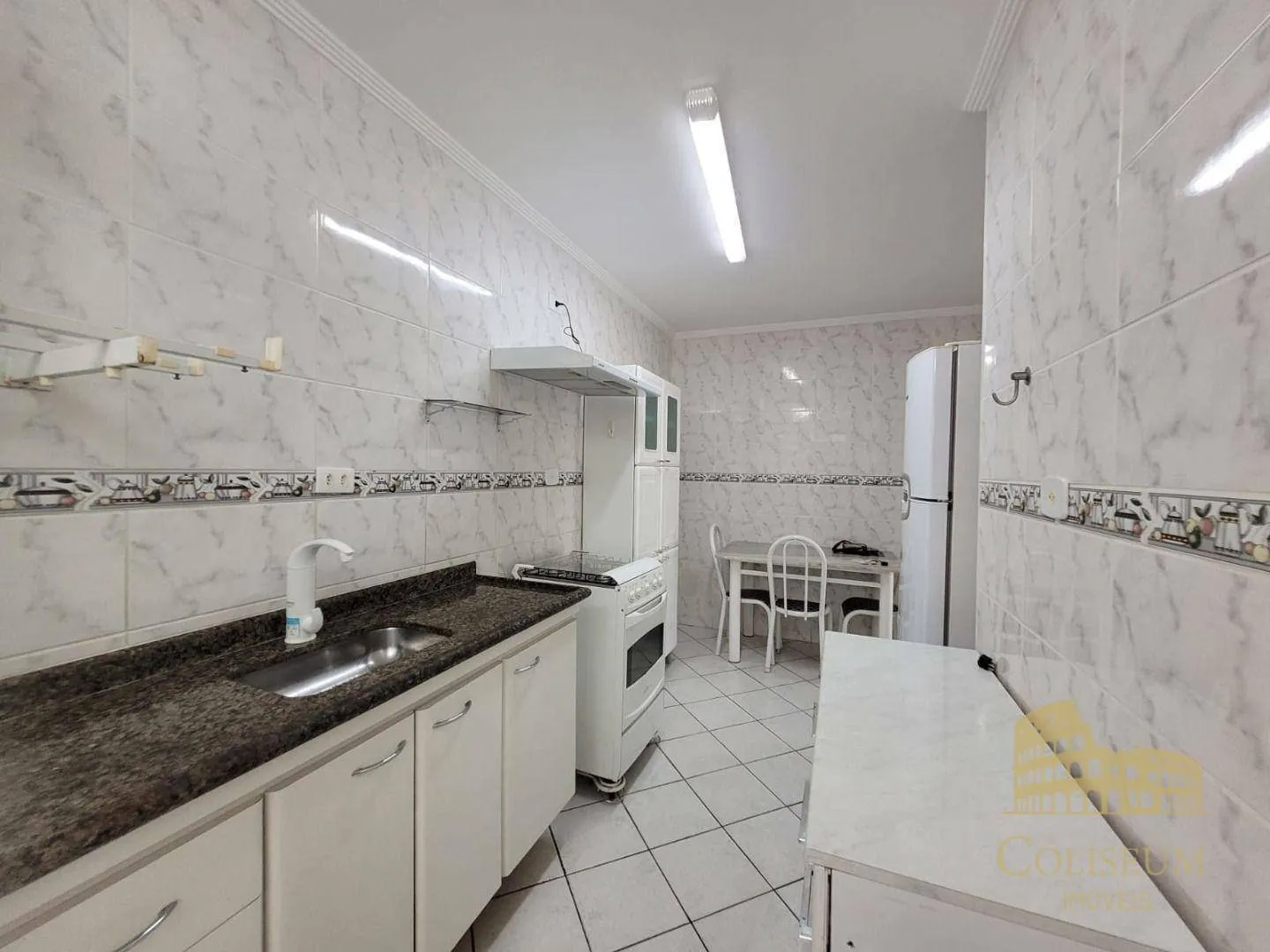 Imagem Apartamento com 2 dormitórios para alugar, 75 m² por R$ 3.500,00/mês - Vila Guilhermina - Praia Grande/SP
