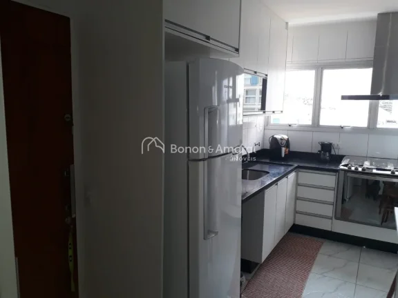 Imagem Espaçoso apartamento totalmente renovado, oferecendo 117m² de conforto e elegância. Com 3 quartos...