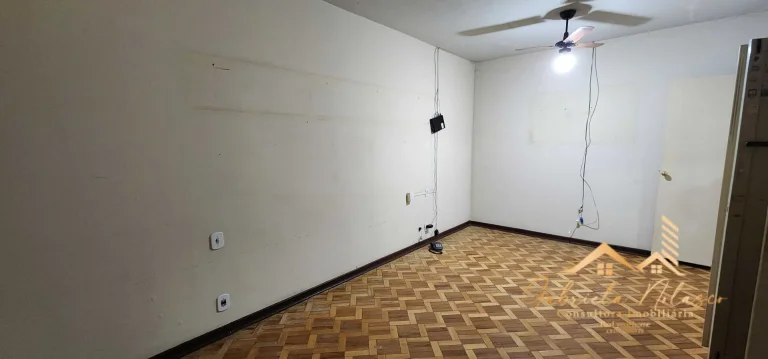 Imagem Linda Casa no centro de Mogi Mirim com 4 dormitórios