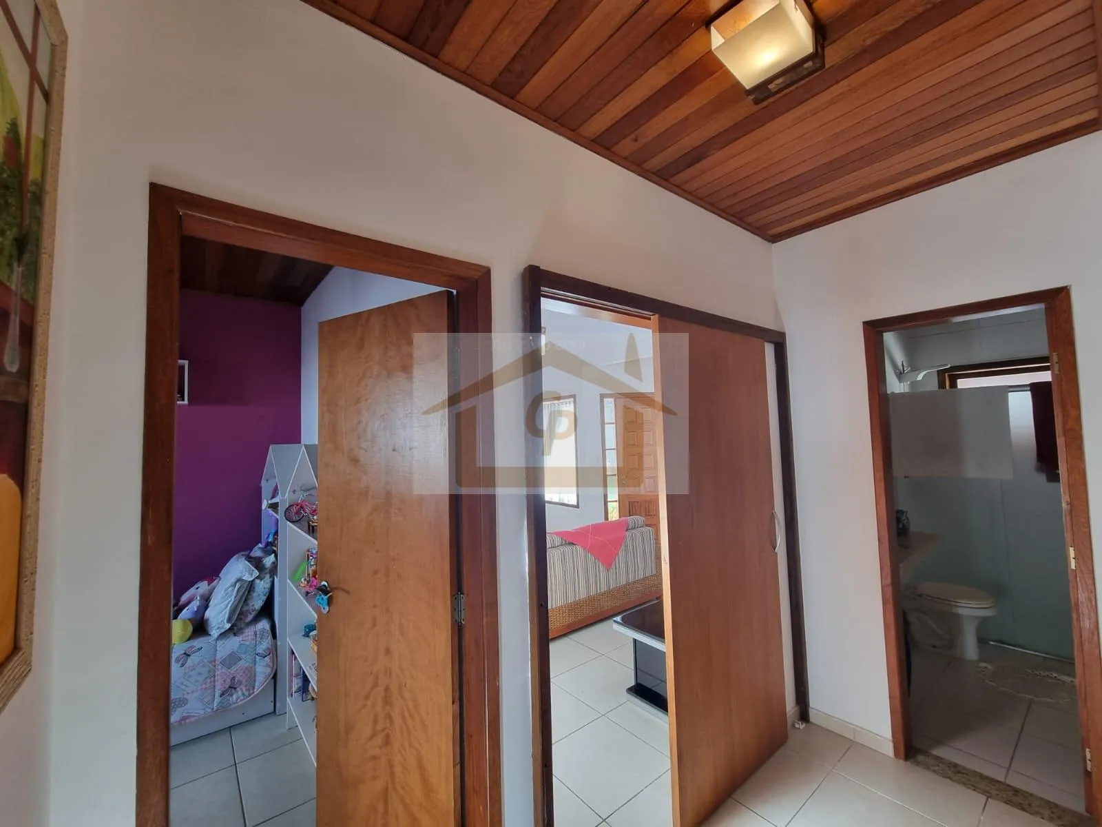 Imagem Casa Térrea, 3 quartos sendo um suíte, 2 vagas Clube Completo!!!