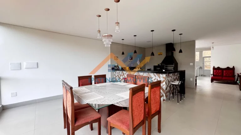 Imagem Casa triplex à venda no bairro Cidade Nova