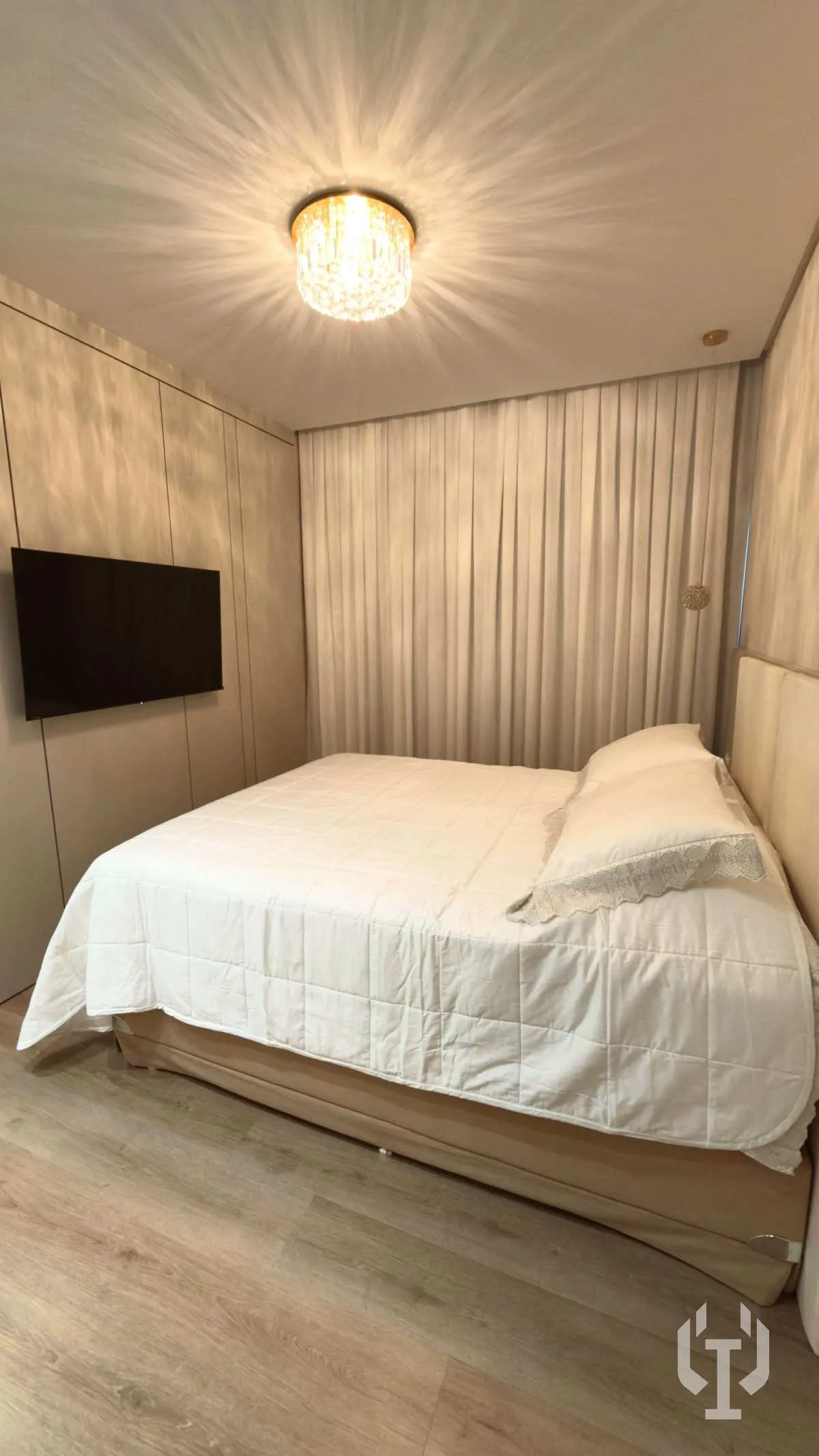 Imagem Apartamento San Lorenzo Dallo à venda, com 4 suítes, 4 vagas e finamente mobiliado no centro de Itapema