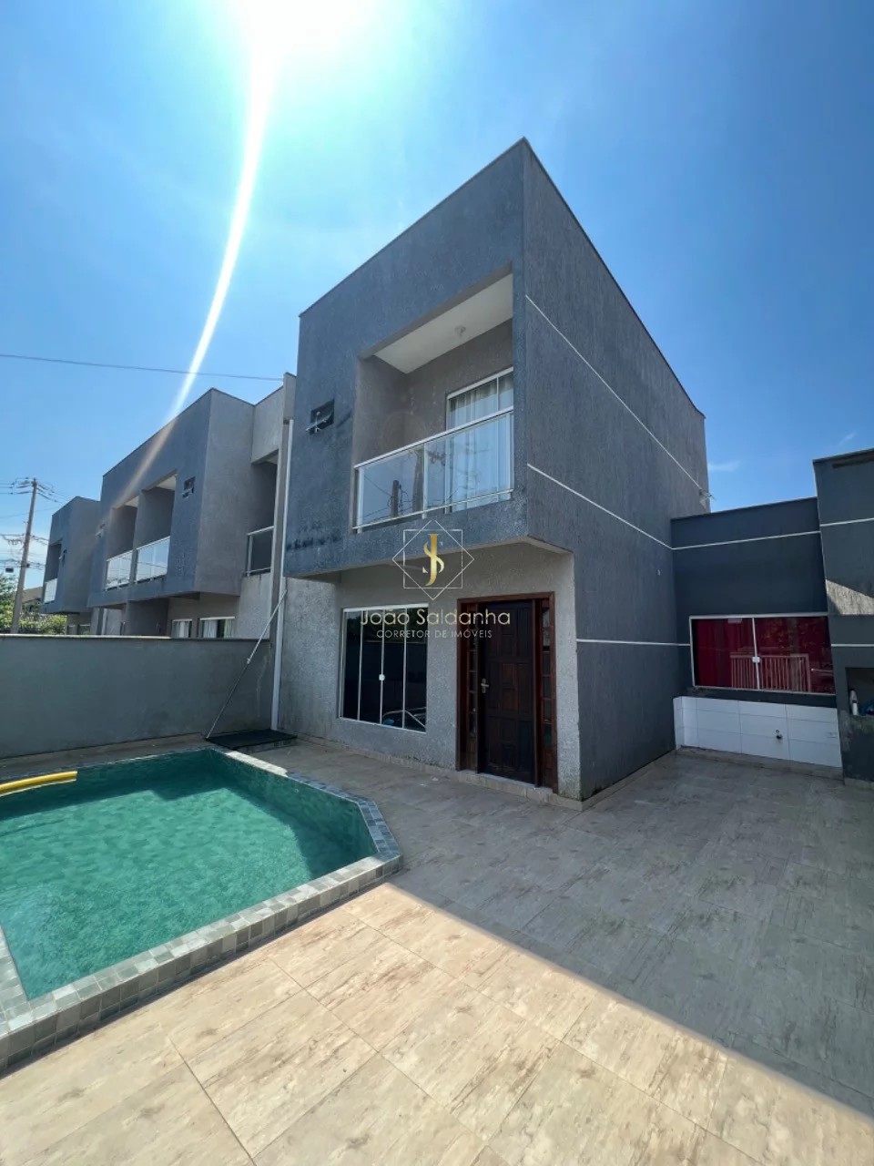 Foto do imóvel Sobrado com Piscina para locação diária para 12 pessoas. em Rua Nazir Mafra Saporski