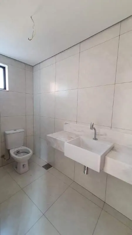 Imagem Casa duplex à venda, 3 quartos, 1 suíte, 2 vagas, Novo Centro - Santa Luzia/MG