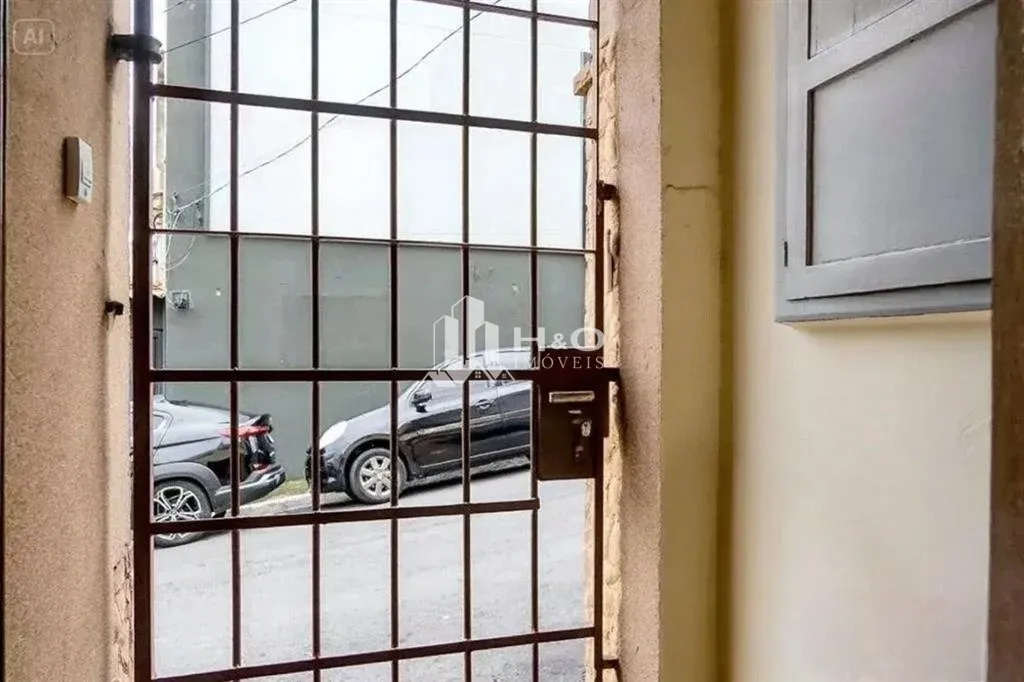 Imagem Oportunidade no Tatuapé: Casa Térrea com Suíte e Vaga Coberta - Localização Privilegiada
