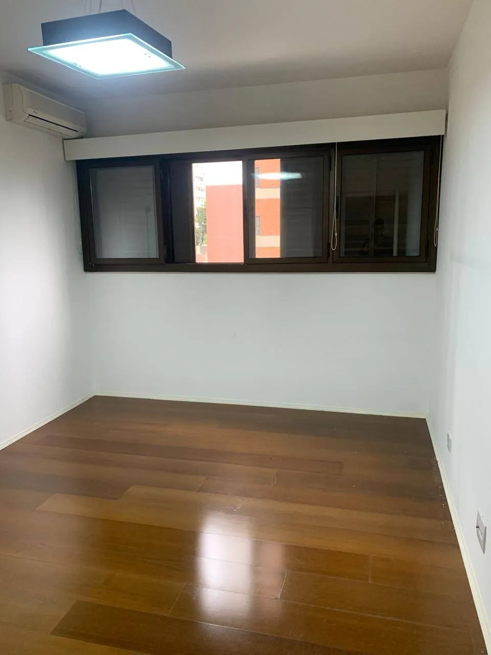 Imagem Apartamento de 4 Quartos (2 Suítes) para Aluguel em Alphaville Empresarial, Barueri - SP