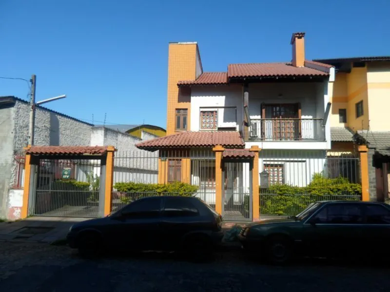 Imagem Casa para Venda - 400m², 6 dormitórios, sendo 2 suites, 5 vagas - Santo Antonio
