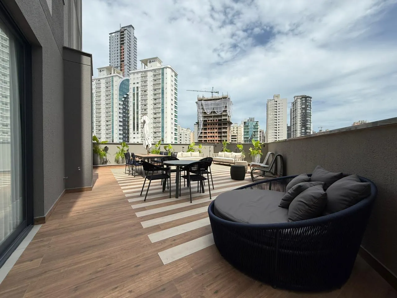 Imagem Apartamento com vista para o mar à venda com 69.91m2 por R$ 1.200.000,00
