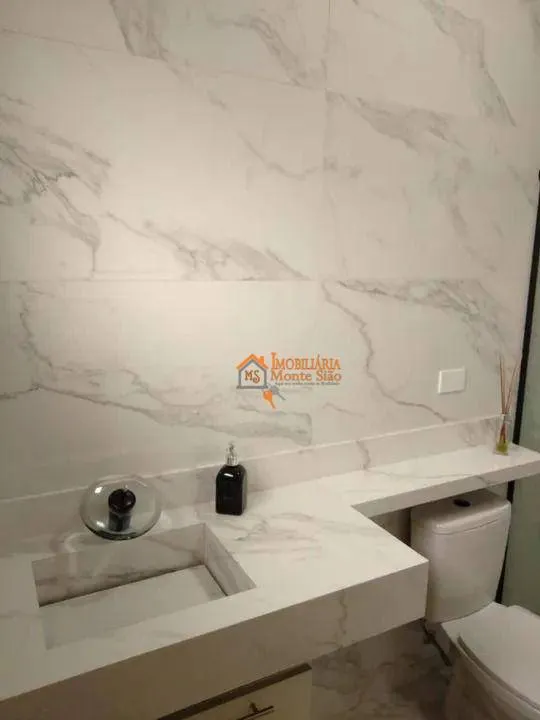 Imagem Casa com 4 dormitórios à venda, 220 m² por R$ 990.000,00 - Jardim São Roberto - Guarulhos/SP
