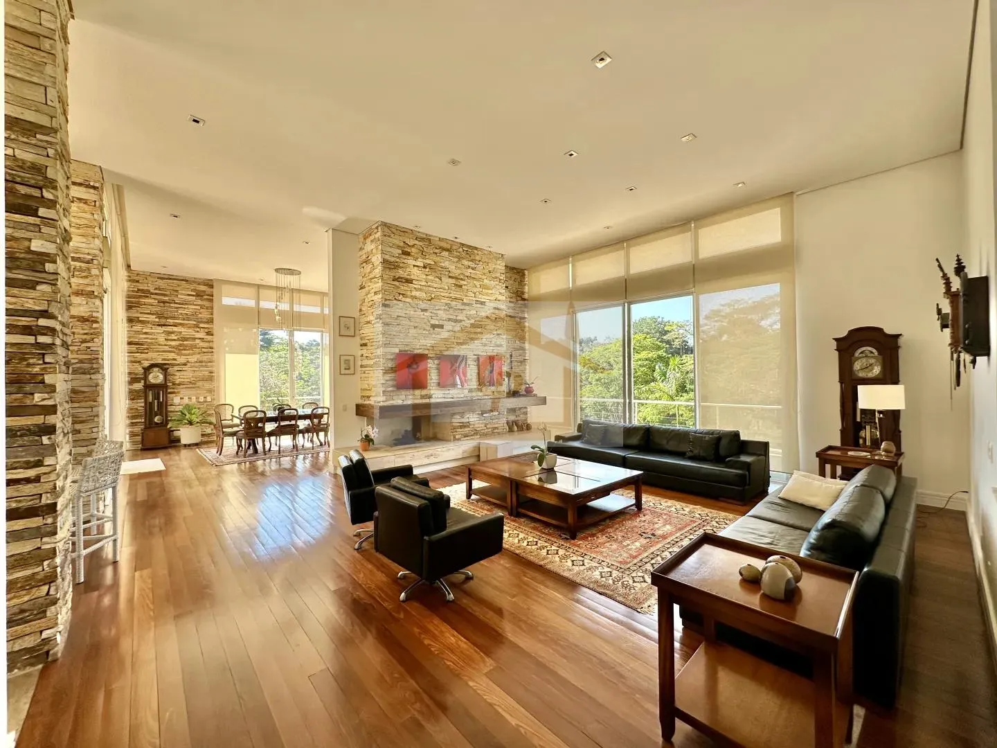Imagem 4suítes Linda casa TÉRREA, vista 180°. Piscina, gourmet, 3 lareiras, 10 vagas cobertas