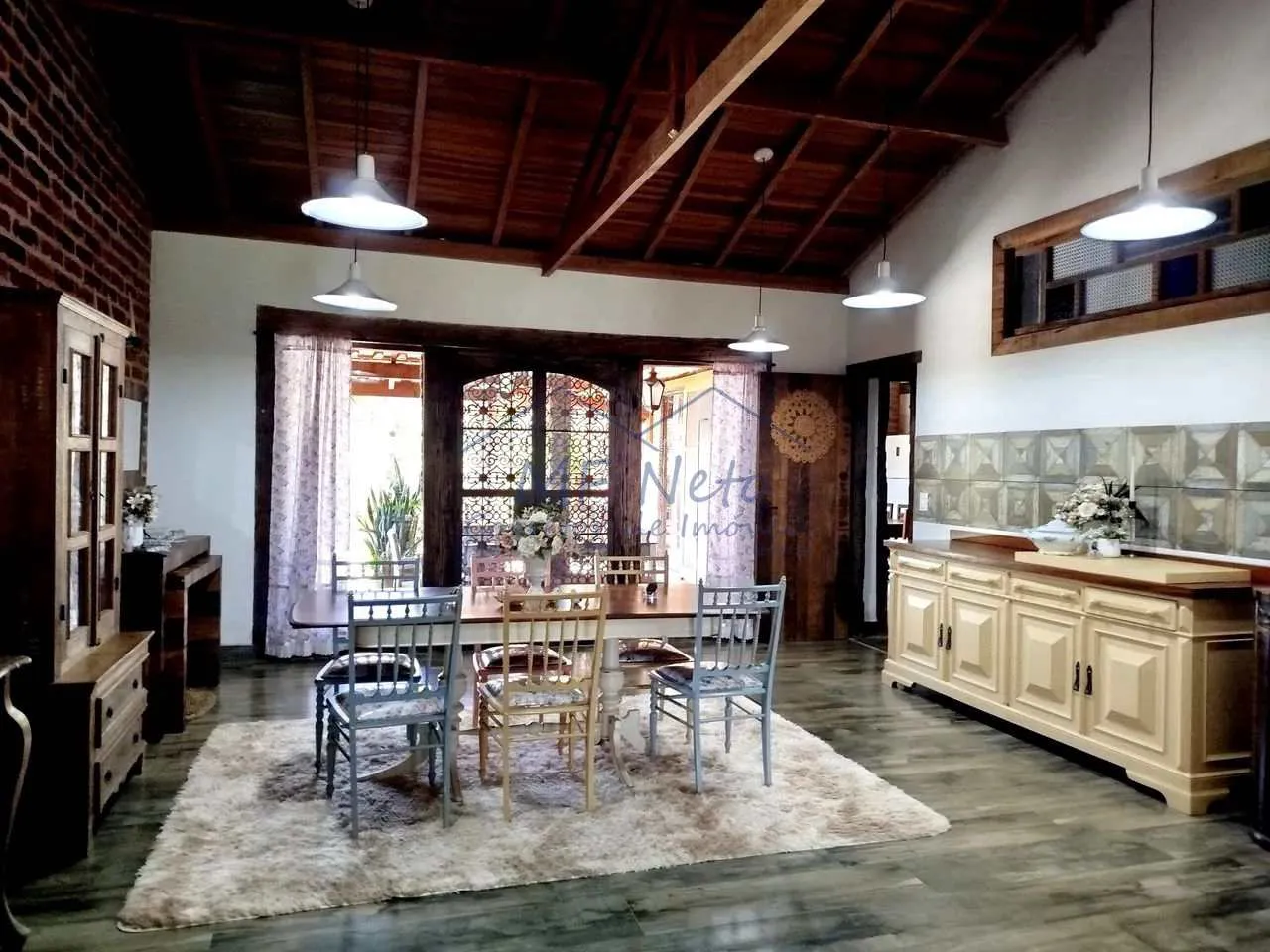 Imagem Casa em condomínio de chácaras à 300 m do centro

Área total 671 m2- área construída 240 M2

C...