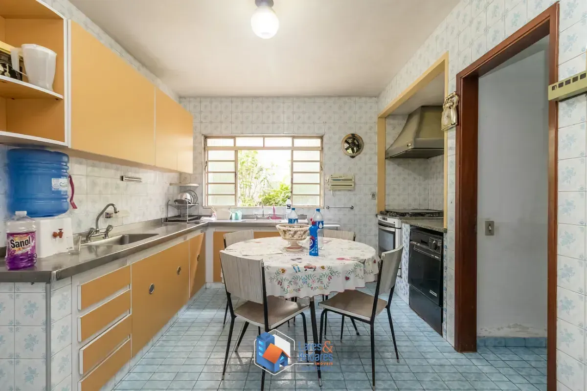 Imagem Sobrado para venda em Conjunto Residencial Jardim Canaã com 4 quartos, sendo 1 suíte, 382m²