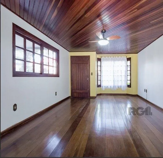 Imagem Casa de 3 dormitórios com 2 vagas de garagem no bairro Jardim Isabel
