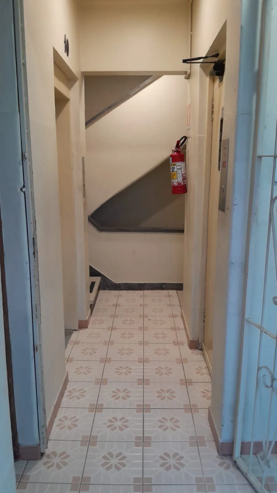 Imagem investidores - Excelente e amplo apartamento 2D LOCADO na Cidade Baixa, Porto Alegre, Com Inquilino