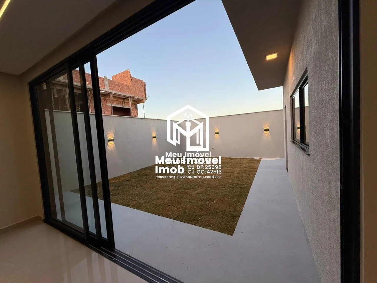 Imagem Casa Alto Padrão 3 Quartos 1 Suíte 4 Vagas 207m² Luziânia/GO