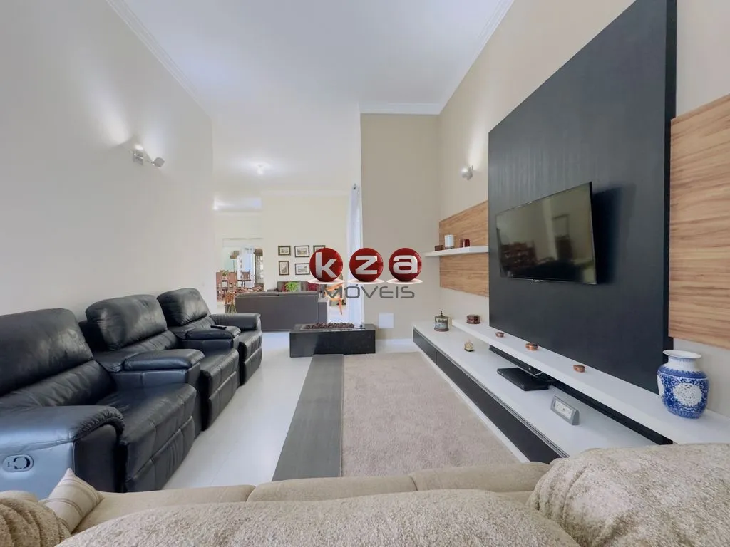 Imagem Casa Térrea Exclusiva no Condomínio Ypê Velho em Vinhedo-SP Alto Padrão e Localização Privilegiada 421 m² Construídos e mais de 1500m de terreno