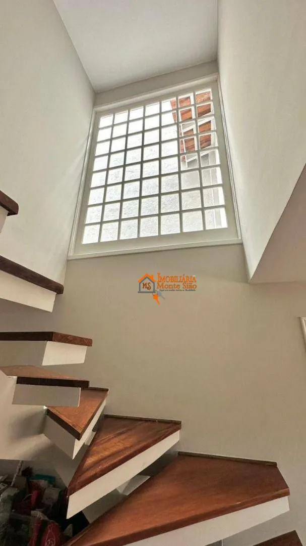 Imagem Sobrado com 3 dormitórios à venda, 187 m² por R$ 990.000,00 - Jardim Maia - Guarulhos/SP