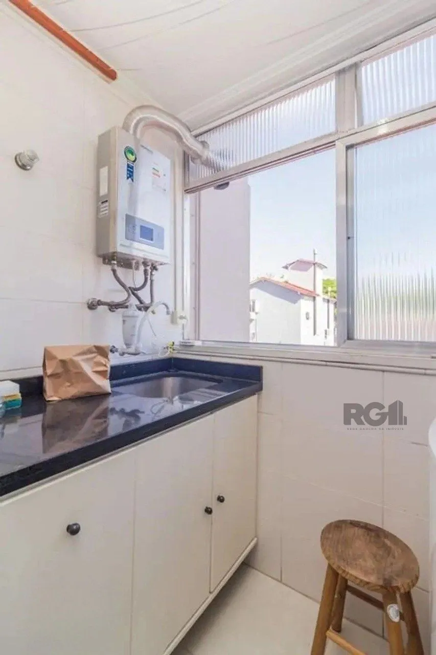 Imagem Apartamento com 02 quartos com 01 vaga de garagem coberta e escriturada.