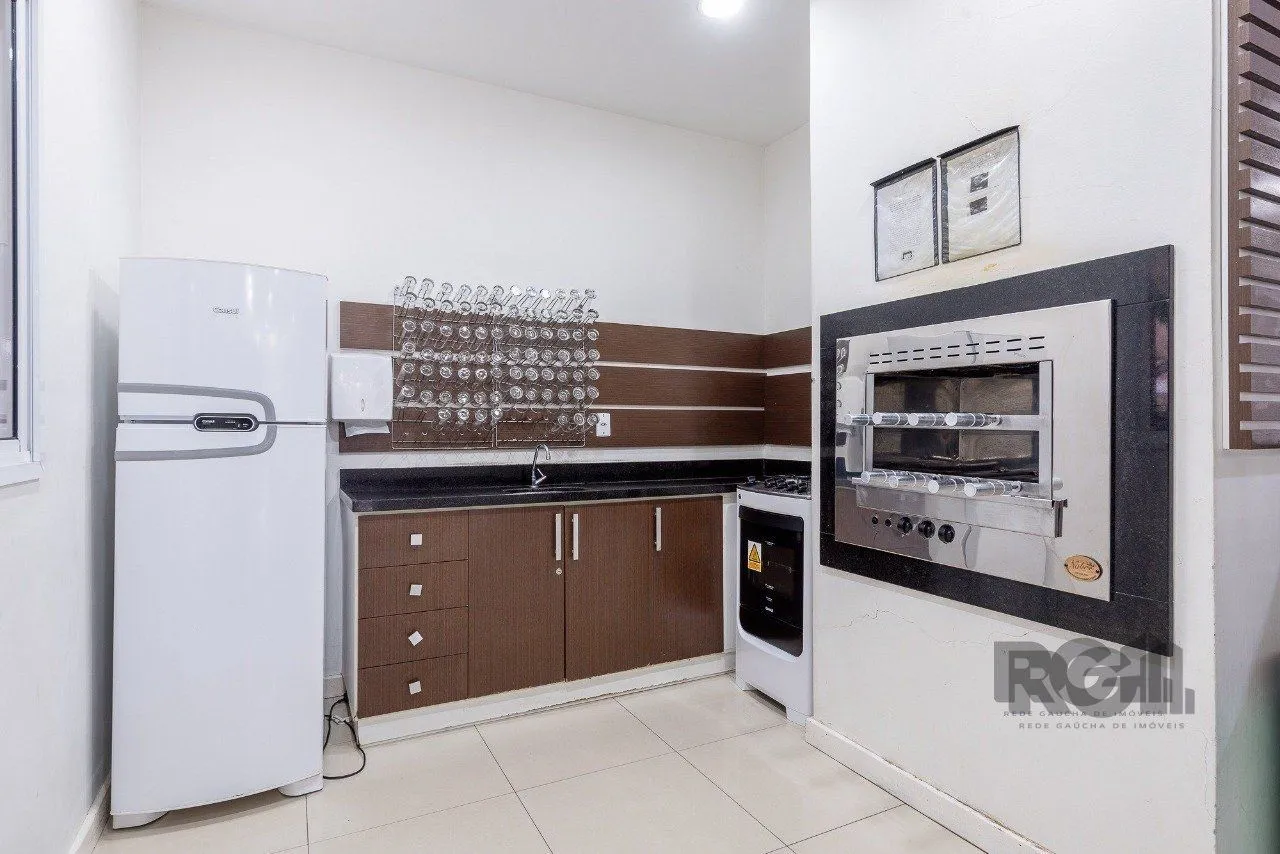 Imagem Apartamento 3 dormitórios, sendo 1 suíte, 66 m² de área privativa e 1 vaga(s) de garagem. Localizado na Rua/Av. Dom Claudio Jose Goncalves Ponce De Leao, no bairro Vila Ipiranga em Porto Alegre.