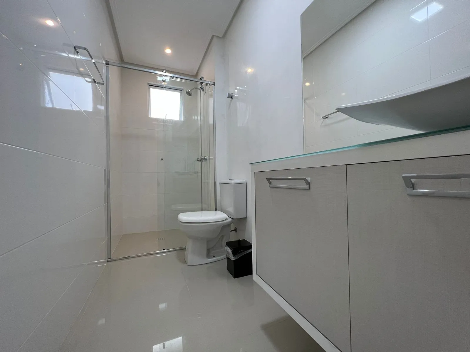 Imagem Apartamento com vista para o mar à venda com 178m2 por R$ 2.880.000,00
