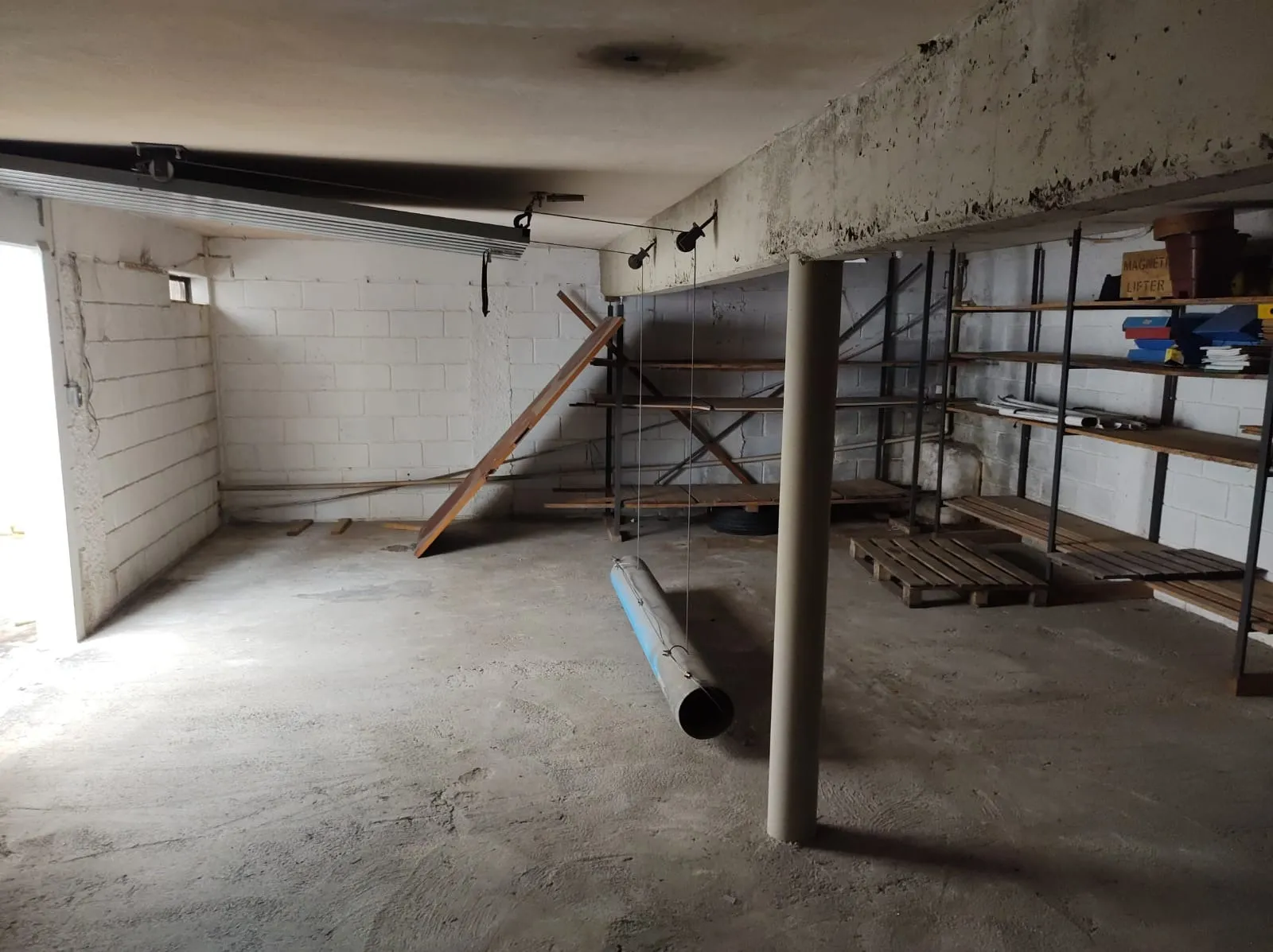 Imagem Galpão para Alugar no Jd. Carolina Éden, Sorocaba - 300m² de Terreno e 320m² de Área Construída