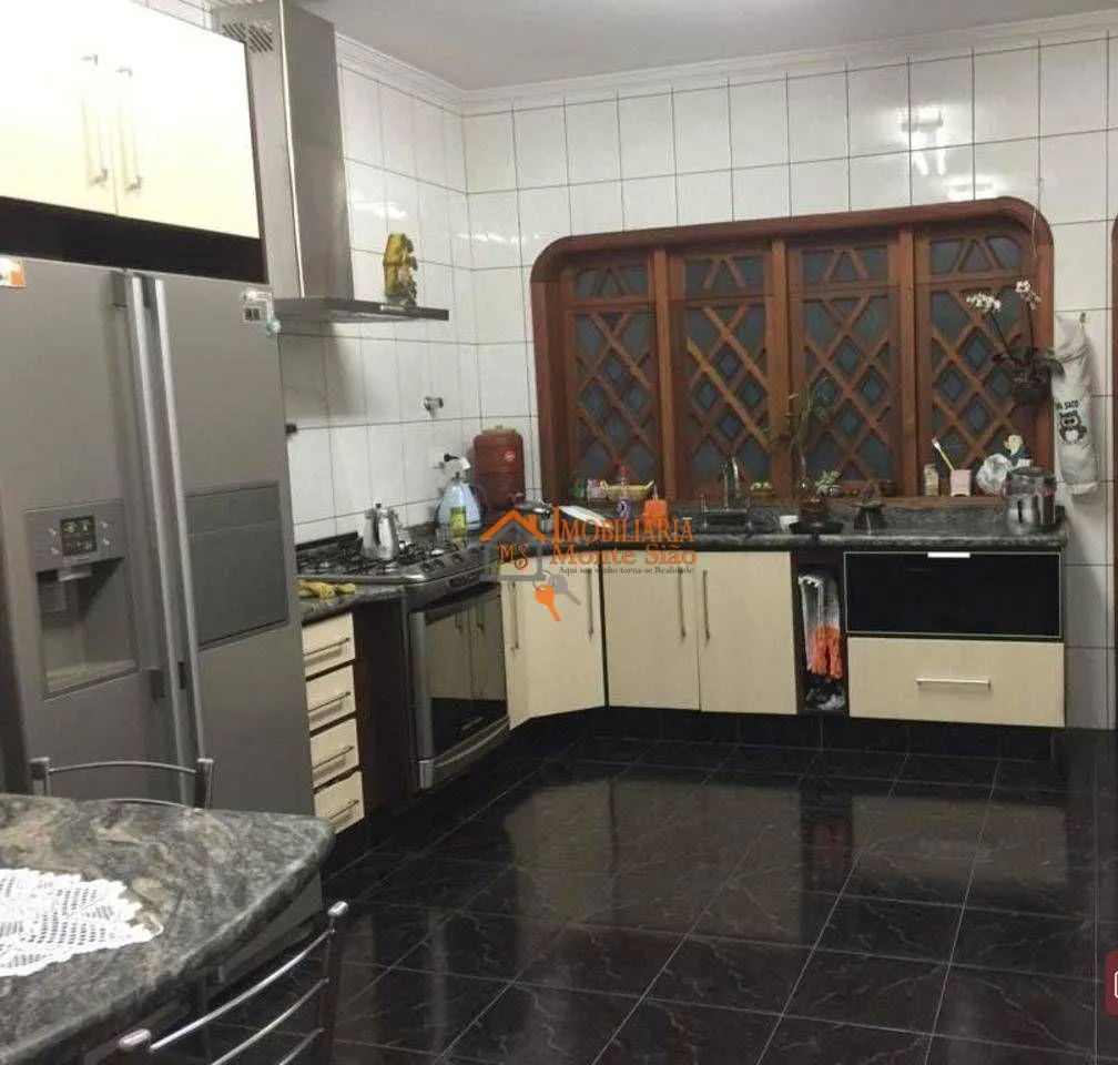 Imagem Casa com 3 dormitórios à venda, 380 m² por R$ 2.873.000,00 - Vila Rosália - Guarulhos/SP