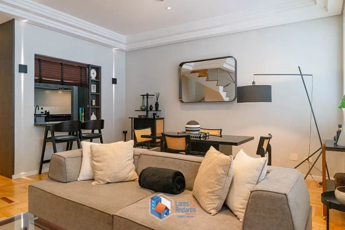 Imagem Cobertura para venda em Cerqueira César com 2 quartos, sendo 1 suíte, 143m²