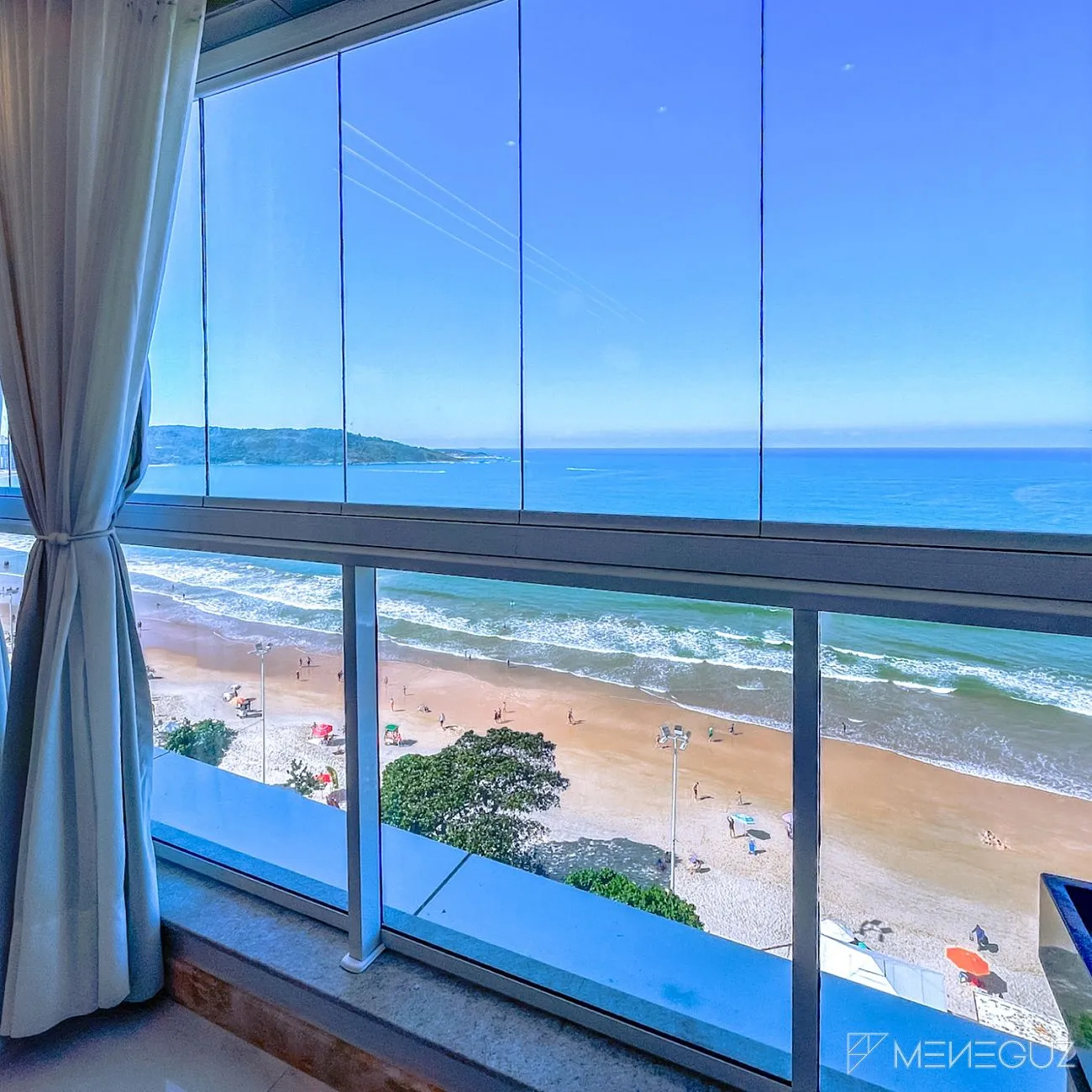Imagem Apartamento 3 Quartos a venda de para Frente Mar da Praia do Morro finamente mobiliado e decorado