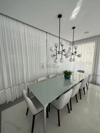 Imagem Apartamento Quadra Mar com 3 suítes à venda no Centro de Balneário Camboriú/SC