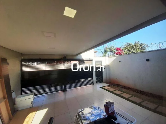 Imagem Casa com 3 dormitórios à venda, 172 m² por R$ 1.150.000,00 - Santa Genoveva - Goiânia/GO