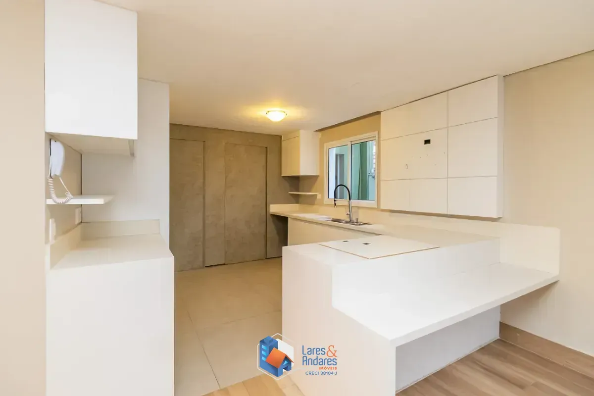 Imagem Casa no condomínio Condomínio Village Place para venda com 4 quartos, sendo 3 suítes, 402m²