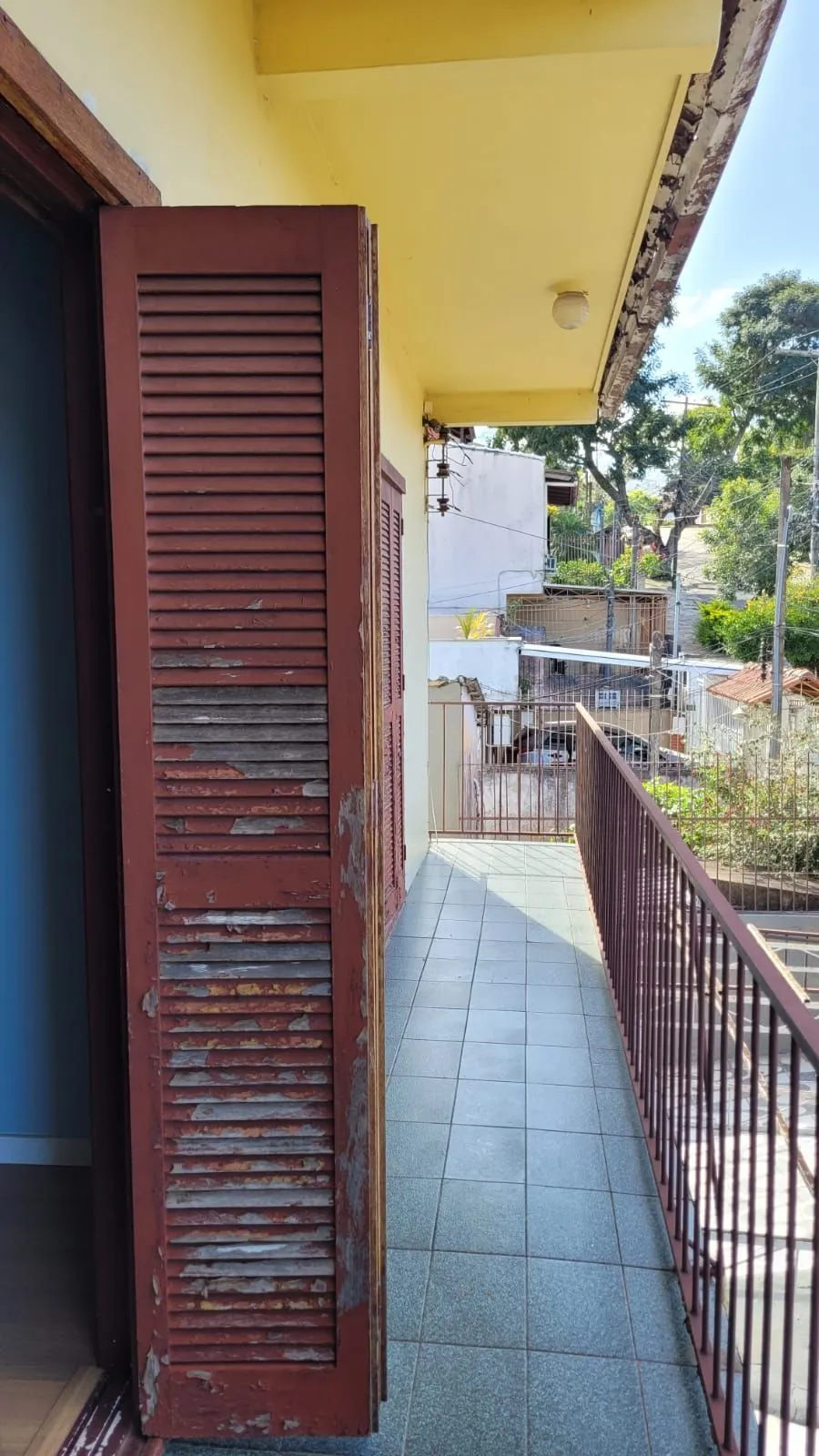 Imagem Casa Com 5 dormitórios no Bairro Partenon