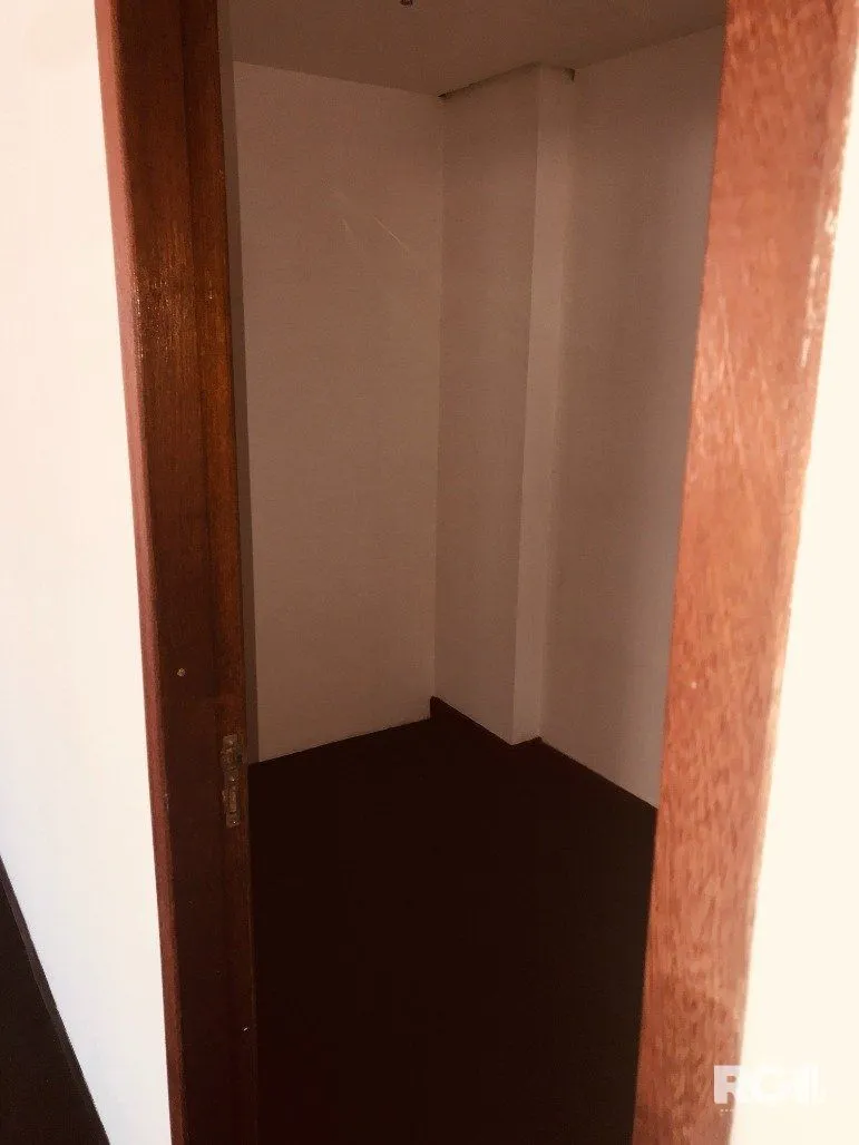 Imagem Sala comercial espaçosa, com uma vista deslumbrante para o Guaíba
