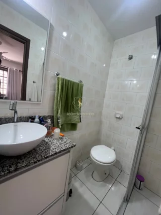 Imagem Casa em Condomínio, a 100 metros do mar, semi mobiliada.