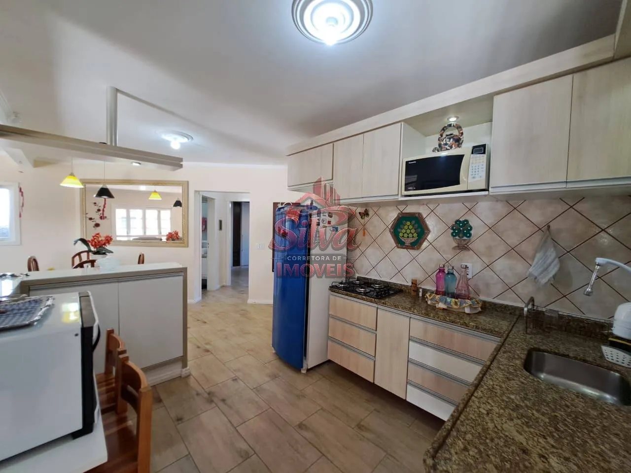 Imagem Casa com Piscina e 750m² de Terreno no Centro de Imbé