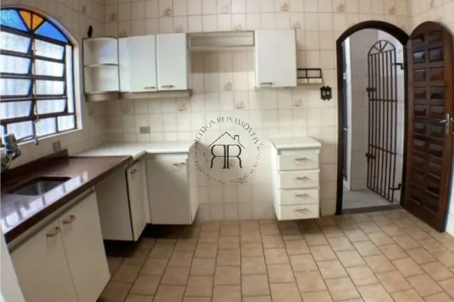 Imagem Venha conhecer a casa dos seus sonhos! Com 3 quartos amplos, sendo 1 suíte, esta casa é perfeita p...